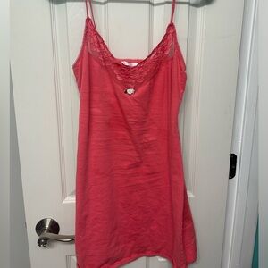 vintage victoria’s secret night dress with lace detail